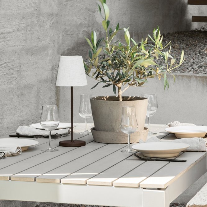 Bezprzewodowa lampka stołowa z abażurem zewnętrzna Watt Veke